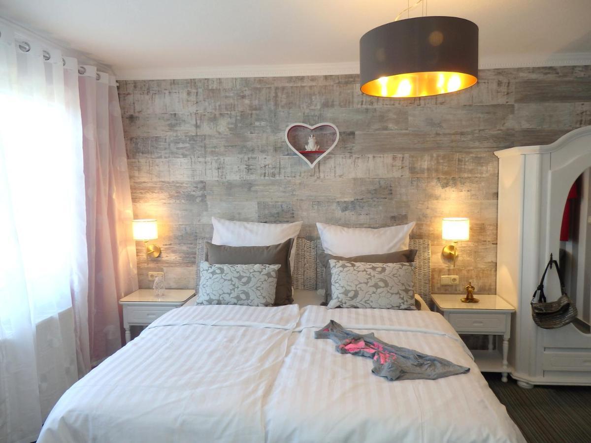 Strandhotel Villa Louisa & Appartementhaeuser Villa Josephine Und Villa Christine Juliusruh Ngoại thất bức ảnh