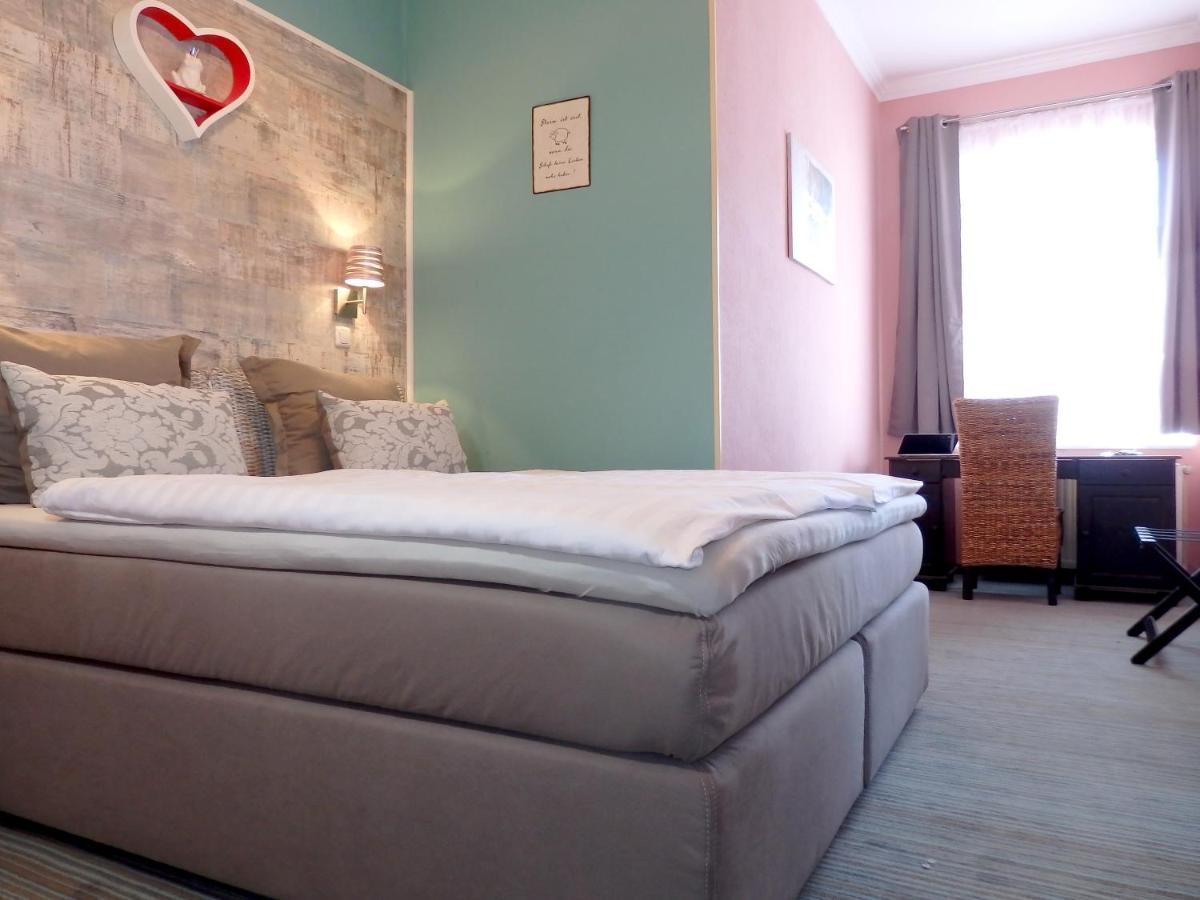 Strandhotel Villa Louisa & Appartementhaeuser Villa Josephine Und Villa Christine Juliusruh Ngoại thất bức ảnh