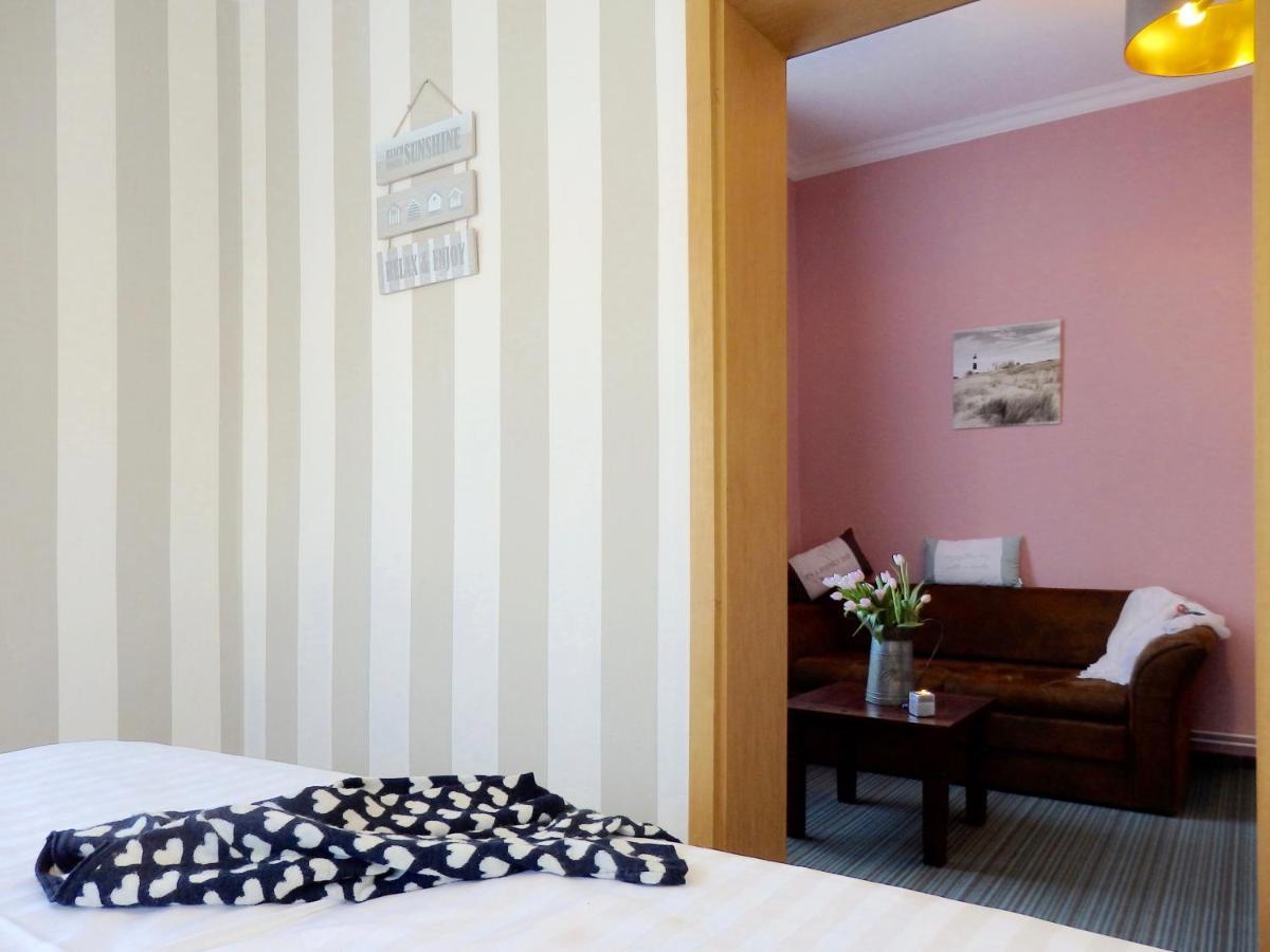Strandhotel Villa Louisa & Appartementhaeuser Villa Josephine Und Villa Christine Juliusruh Ngoại thất bức ảnh