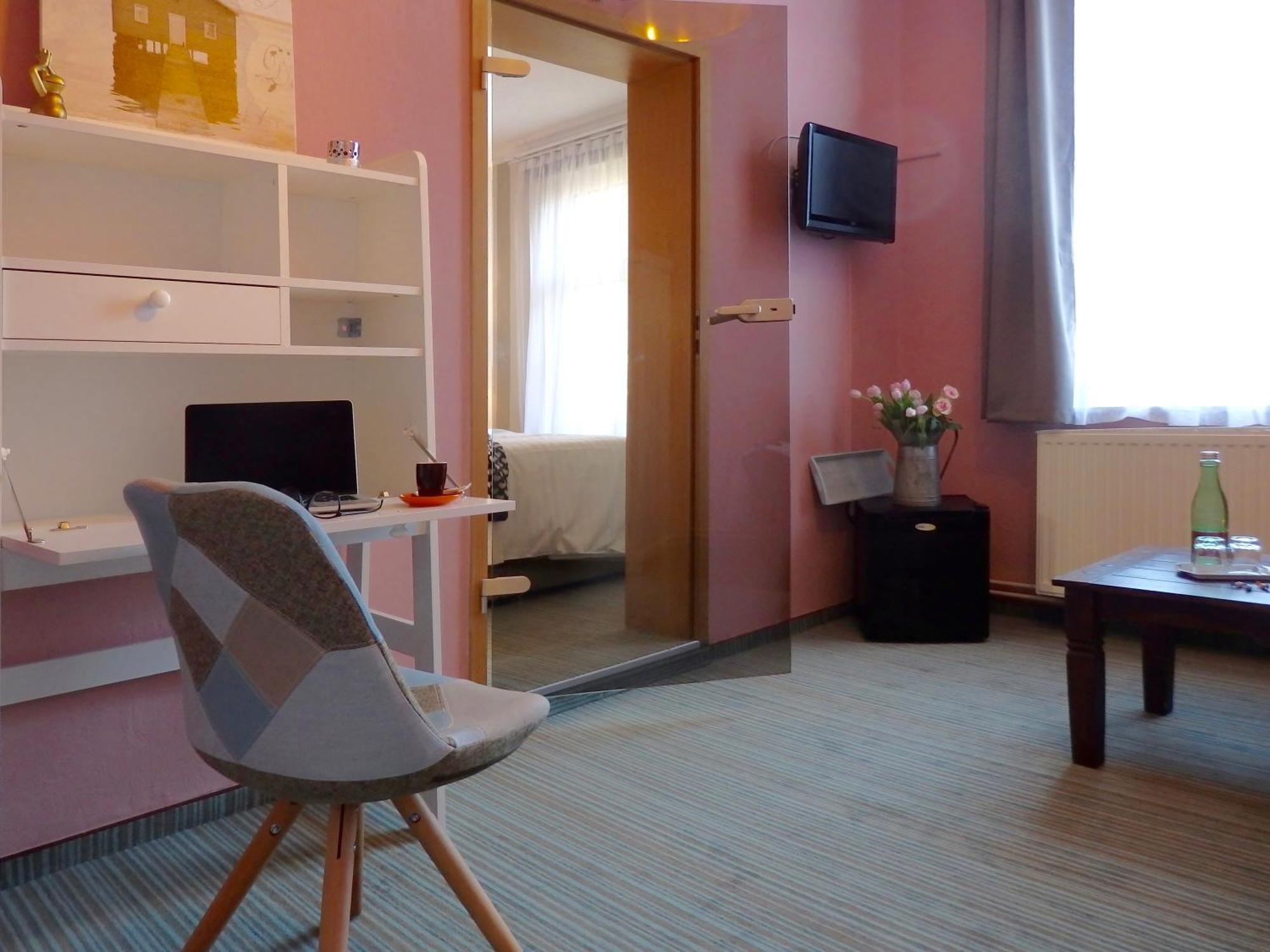 Strandhotel Villa Louisa & Appartementhaeuser Villa Josephine Und Villa Christine Juliusruh Phòng bức ảnh